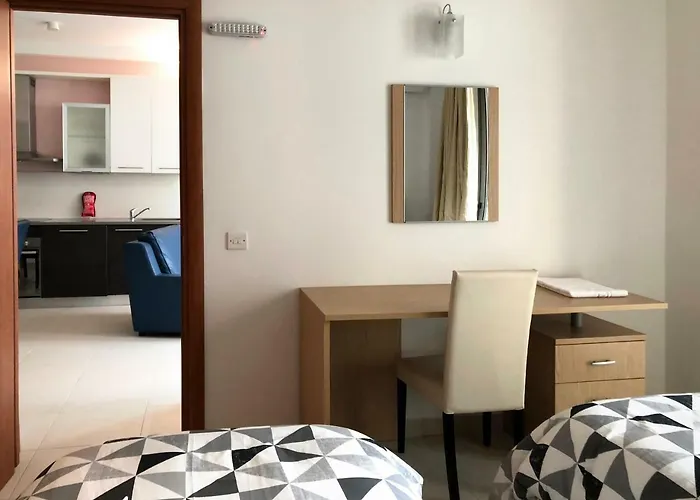 Modern Stylish Apartment - 2 Bedroom & 2 Bathroom Apartment - Spinola Bay, St Julians