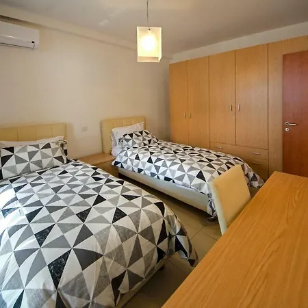 Modern Stylish Apartment - 2 Bedroom & 2 Bathroom Apartment - Spinola Bay, St Julians San Julián Exterior foto