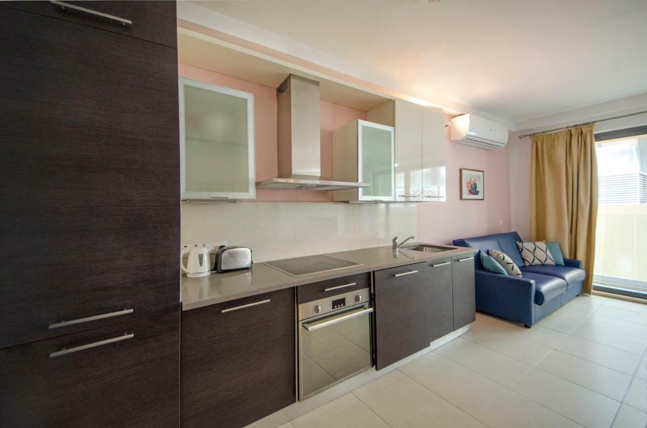 Modern Stylish - 2 Bedroom & 2 Bathroom - Spinola Bay, St Julians * San Ġiljan