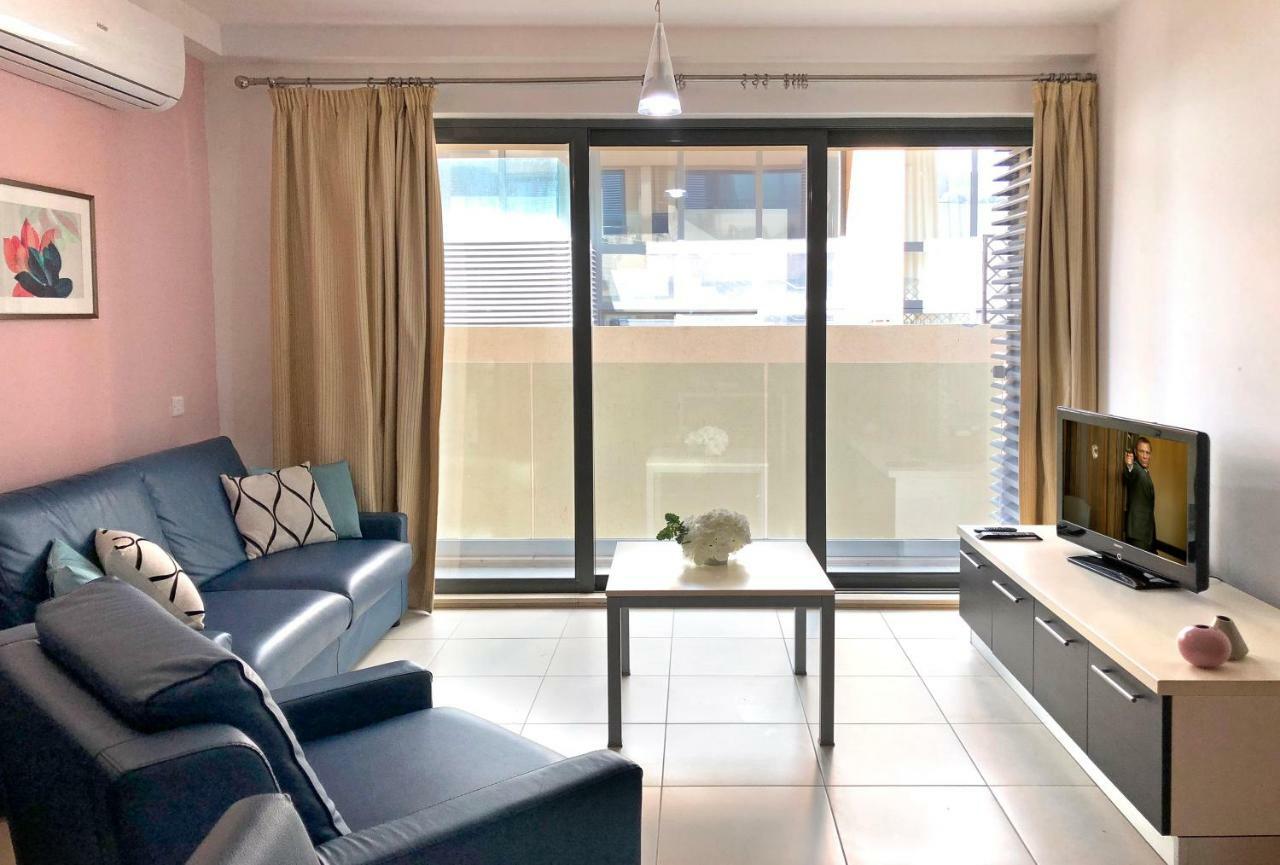 Modern Stylish - 2 Bedroom & 2 Bathroom - Spinola Bay, St Julians Appartement *